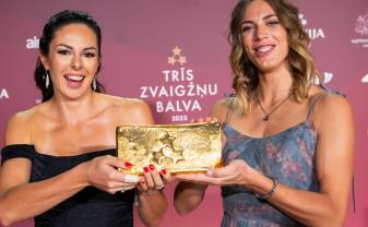 Anastasija Samoilova un Tīna Graudiņa saņem ''Trīs Zvaigžņu balvu''