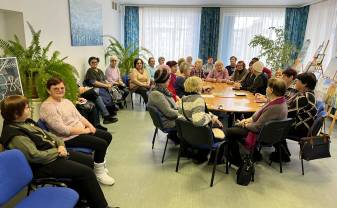 Dienas centrs “Saskarsme”  aicina atsaukties brīvprātīgos  latviešu valodas pasniedzējus