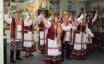 Ārvalstu studenti baltkrievu tradīcijās sasauca pavasari Ārvalstu studenti baltkrievu tradīcijās sasauca pavasari
