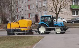 Daugavpils ielās notiek pavasara uzkopšana Daugavpils ielās notiek pavasara uzkopšana