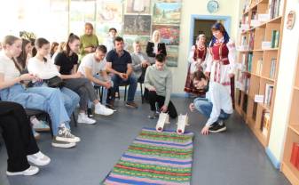 Ārvalstu skolēni iepazinās ar baltkrievu kultūru