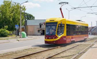 IEDZĪVOTĀJUS AICINA IEPAZĪTIES AR IZMAIŅĀM 2. UN 4. TRAMVAJU KUSTĪBĀ