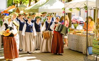 Daugavpilī ar muzikālo tirgu ieskandinās Jāņu dienu Daugavpilī ar muzikālo tirgu ieskandinās Jāņu dienu