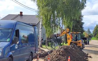 Grīvas apkaimes Brīvības ielā notiek ūdensvada atjaunošanas darbi Grīvas apkaimes Brīvības ielā notiek ūdensvada atjaunošanas darbi