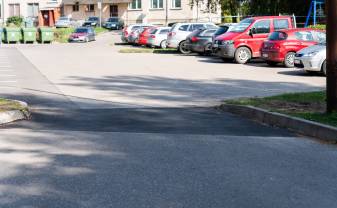 Iekšpagalmu un piebrauktuvju seguma atjaunošanā ieguldīs vairāk nekā 41 000 euro Iekšpagalmu un piebrauktuvju seguma atjaunošanā ieguldīs vairāk nekā 41 000 euro