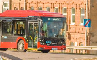 SIA “DAUGAVPILS SATIKSME” INFORMĒ PAR IKGADĒJĀM IZMAIŅĀM AUTOBUSU MARŠRUTOS, KAS STĀSIES SPĒKĀ NO 1. NOVEMBRA SIA “DAUGAVPILS SATIKSME” INFORMĒ PAR IKGADĒJĀM IZMAIŅĀM AUTOBUSU MARŠRUTOS, KAS STĀSIES SPĒKĀ NO 1. NOVEMBRA