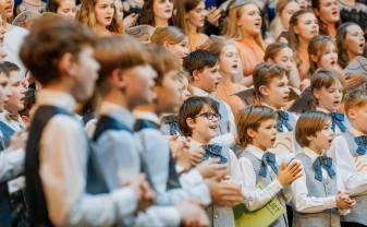 SĀKAS SVĒTKU NOSLĒGUMA KONCERTA KORU KOPREPERTUĀRA KONKURSA II KĀRTA