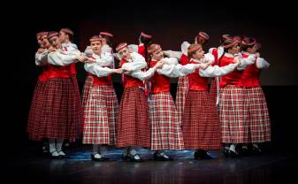 Daugavpils Universitātes Tautas deju ansamblis “Laima” aicina uz 70 gadu jubilejas koncertu