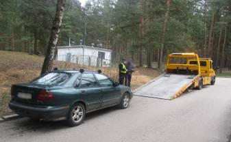 Daugavpils pašvaldības policija brīdina: ilgstoši atstāti transportlīdzekļi var tikt evakuēti