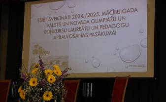 Mācību gada noslēgumā Daugavpilī sumināja labākos skolēnus un pedagogus