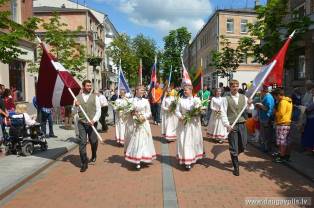 Праздник откроет красочный парад