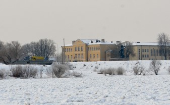 Mācību iestāžu apmeklēšana sala laikā