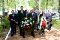 Daugavpilī Otrā pasaules kara beigas atzīmēja ar ziedu nolikšanu karavīru atdusas vietās Daugavpilī Otrā pasaules kara beigas atzīmēja ar ziedu nolikšanu karavīru atdusas vietās