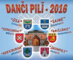 Daugavpils cietoksnī Marka Rotko mākslas centra pagalmā tautas deju koncerts DANČI PILĪ – 2016