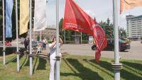 В Даугавпилсе подняли флаг в честь открытия Вселатвийского Праздника песни и танца (ВИДЕО)