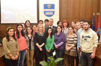 Daugavpils Domē uzņēma jauniešus, kuri darbojas jauniešu apmaiņas programmā