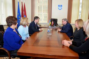 Посол Украины Евгений Перебийнис  посетил Даугавпилс  (ВИДЕО)