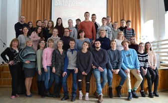 Silto džemperu diena Daugavpils 12.vidusskolā
