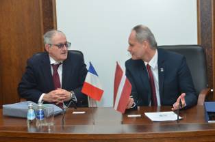 Francijas vēstniecības ekonomikas padomnieks pārrunāja tālākās sadarbības iespējas