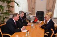 Baltkrievijas vēstnieks ar Domes priekšsēdētāju pārrunāja Daugavpils dalību Sadraudzības pilsētu Forumā