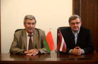 Baltkrievijas vēstnieks ar Domes vadību apsprieda turpmākās sadarbības jautājumus