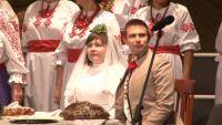 В Даугавпилсском дворце культуры играли свадьбу по-белорусски (ВИДЕО)