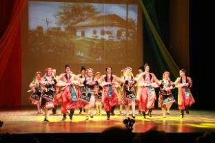 Daugavpils Krievu vidusskola-licejs svin svētkus