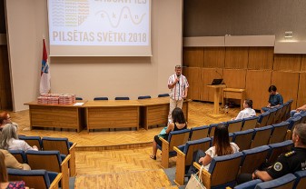 Domes vadība pateicās pašvaldības speciālistiem un valsts dienestiem par Pilsētas svētku rīkošanu Domes vadība pateicās pašvaldības speciālistiem un valsts dienestiem par Pilsētas svētku rīkošanu