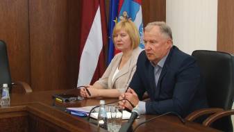 Preses konferencē informēja par gaidāmajiem ielu remontdarbiem vasaras laikā un aktuālāko kultūras jomā (VIDEO)