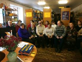 Biedrība ''Punktu brālība'' dāvina pilsētai unikālo taktilo grāmatu par Daugavpili