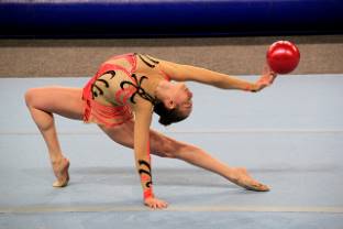 В Даугавпилсском фестивале по гимнастике участвовало 200 юных гимнастов