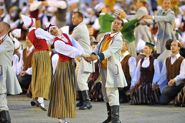 Meklē Dziesmu un deju svētku vēstnešus Rīgā un reģionos